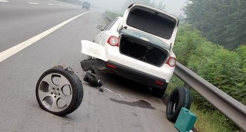70%的高速事故由爆胎引起 那为啥不用实心轮胎